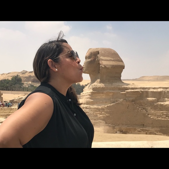 Hey Ya’ll! I’m Kim! Happy Poshing! - Picture 2 of 8